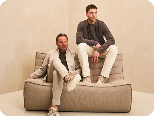 Twee mannen in moderne herenkleding