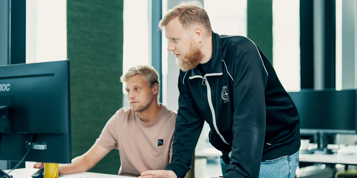 Bart en Frederik in overleg